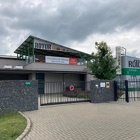 New Pension At Rotor Brewery Hotel Kunovice Luaran gambar